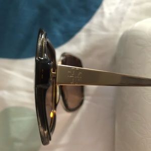 Tory Burch Accessories - Tory Burch sunglasses Tory Burch Accessories - Tory Burch sunglasses
